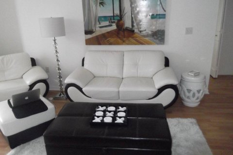 Condo in Fort Lauderdale, Florida, 1 bedroom  № 2193293 - photo 4
