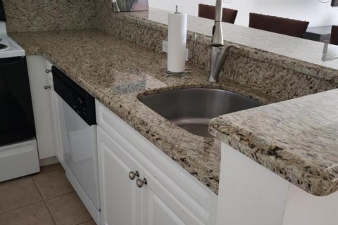 Condo in Fort Lauderdale, Florida, 1 bedroom  № 2193293 - photo 14