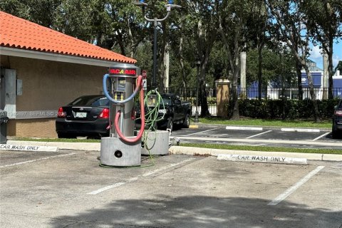 Снять в аренду квартиру в Пемброк-Пайнс, Флорида 1 спальня, 64.1м2, № 2002538 - фото 15