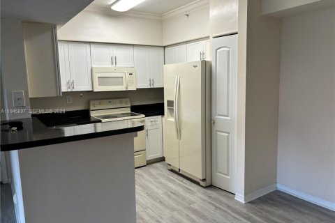 Снять в аренду квартиру в Пемброк-Пайнс, Флорида 1 спальня, 64.1м2, № 2002538 - фото 3