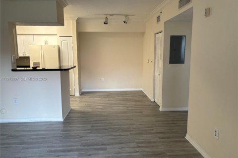 Снять в аренду квартиру в Пемброк-Пайнс, Флорида 1 спальня, 64.1м2, № 2002538 - фото 5