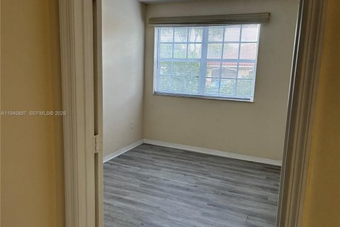 Снять в аренду квартиру в Пемброк-Пайнс, Флорида 1 спальня, 64.1м2, № 2002538 - фото 7