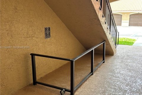 Снять в аренду квартиру в Пемброк-Пайнс, Флорида 1 спальня, 64.1м2, № 2002538 - фото 13