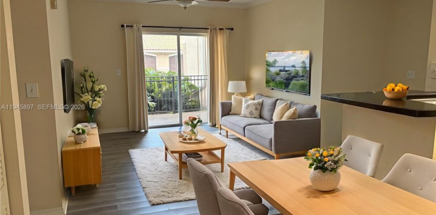 Квартира в Пемброк-Пайнс, Флорида 1 спальня, 64.1м2 № 2002538