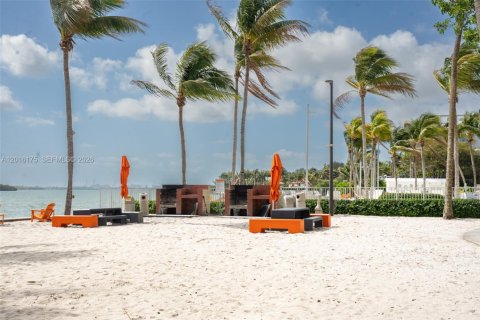 Condominio en alquiler en Miami, Florida, 1 dormitorio, 67.17 m2 № 2265062 - foto 16
