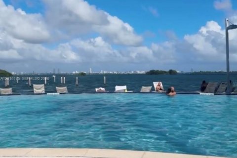 Condominio en alquiler en Miami, Florida, 1 dormitorio, 67.17 m2 № 2265062 - foto 21