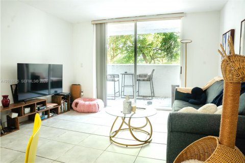 Condominio en alquiler en Miami, Florida, 1 dormitorio, 67.17 m2 № 2265062 - foto 4