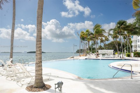 Condominio en Miami, Florida, 1 dormitorio  № 2265062