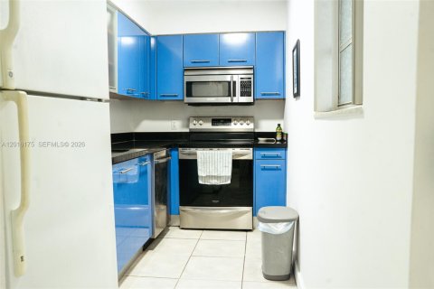Condominio en alquiler en Miami, Florida, 1 dormitorio, 67.17 m2 № 2265062 - foto 10