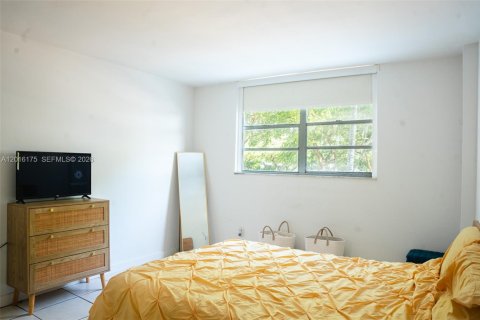 Condominio en alquiler en Miami, Florida, 1 dormitorio, 67.17 m2 № 2265062 - foto 8