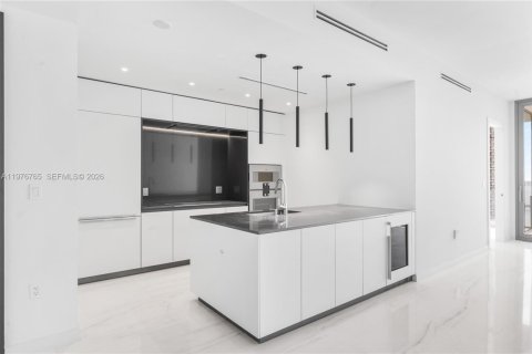 Copropriété à louer à Miami, Floride: 2 chambres, 136.94 m2 № 2055217 - photo 5