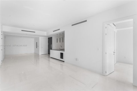 Copropriété à louer à Miami, Floride: 2 chambres, 136.94 m2 № 2055217 - photo 8