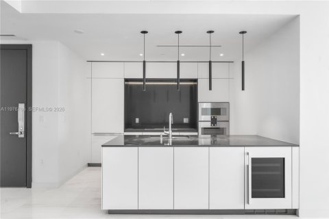 Copropriété à louer à Miami, Floride: 2 chambres, 136.94 m2 № 2055217 - photo 6