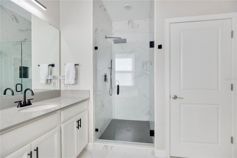 Casa en venta en Orlando, Florida, 5 dormitorios, 367.52 m2 № 1901843 - foto 17