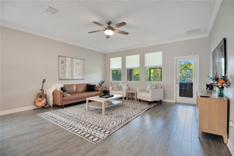 Casa en venta en Orlando, Florida, 5 dormitorios, 367.52 m2 № 1901843 - foto 12