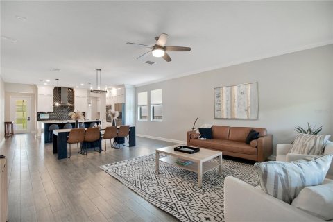 Casa en venta en Orlando, Florida, 5 dormitorios, 367.52 m2 № 1901843 - foto 10