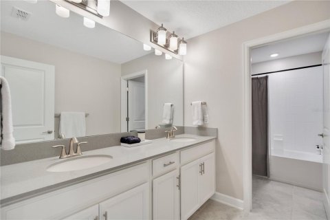 Casa en venta en Orlando, Florida, 5 dormitorios, 367.52 m2 № 1901843 - foto 25