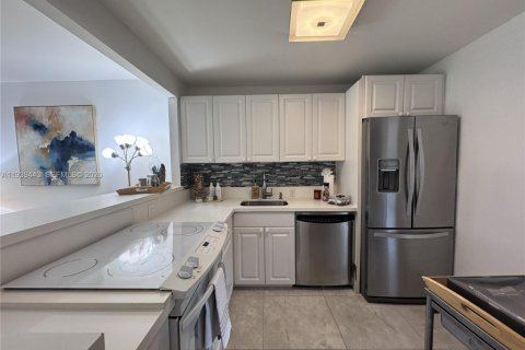 Copropriété à louer à Aventura, Floride: 1 chambre, 68.84 m2 № 1997428 - photo 4