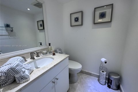 Copropriété à louer à Aventura, Floride: 1 chambre, 68.84 m2 № 1997428 - photo 2