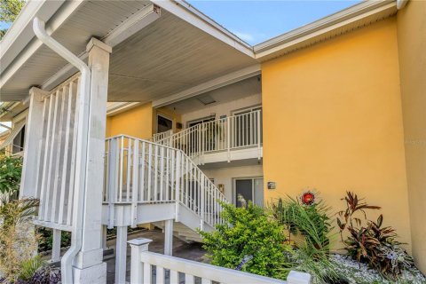 Condo in Saint Petersburg, Florida, 2 bedrooms  № 2148356