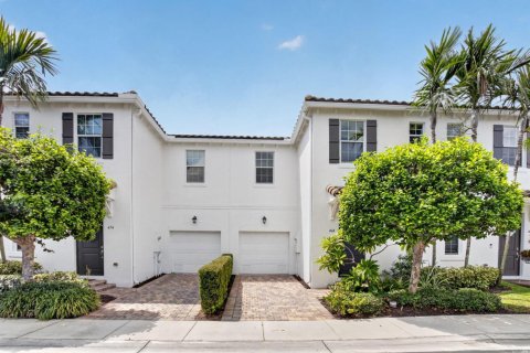 Adosado en Boynton Beach, Florida 3 dormitorios, 139.82 m2 № 2319476