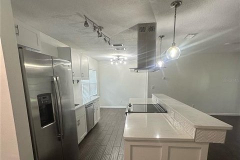 House in Lutz, Florida 3 bedrooms, 139.35 sq.m. № 1900235 - photo 5