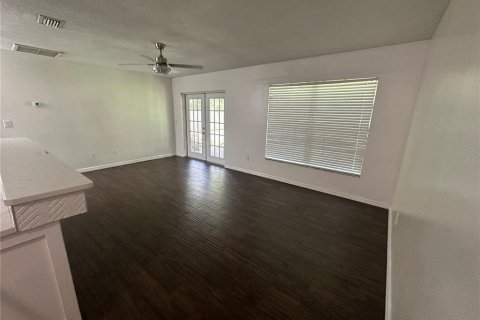 House in Lutz, Florida 3 bedrooms, 139.35 sq.m. № 1900235 - photo 4