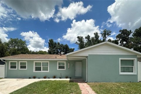 House in Lutz, Florida 3 bedrooms, 139.35 sq.m. № 1900235 - photo 1