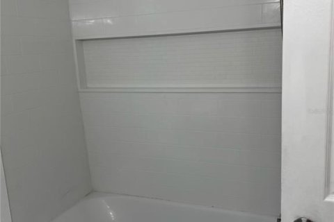 House in Lutz, Florida 3 bedrooms, 139.35 sq.m. № 1900235 - photo 10