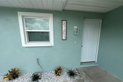 House in Lutz, Florida 3 bedrooms, 139.35 sq.m. № 1900235 - photo 2