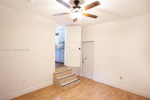 Casa en venta en Miami, Florida, 3 dormitorios, 107.4 m2 № 2000883 - foto 14