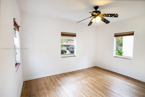 Casa en venta en Miami, Florida, 3 dormitorios, 107.4 m2 № 2000883 - foto 19