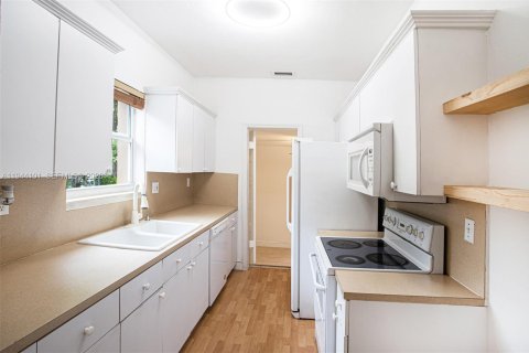 Casa en venta en Miami, Florida, 3 dormitorios, 107.4 m2 № 2000883 - foto 9