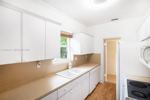 Casa en venta en Miami, Florida, 3 dormitorios, 107.4 m2 № 2000883 - foto 10