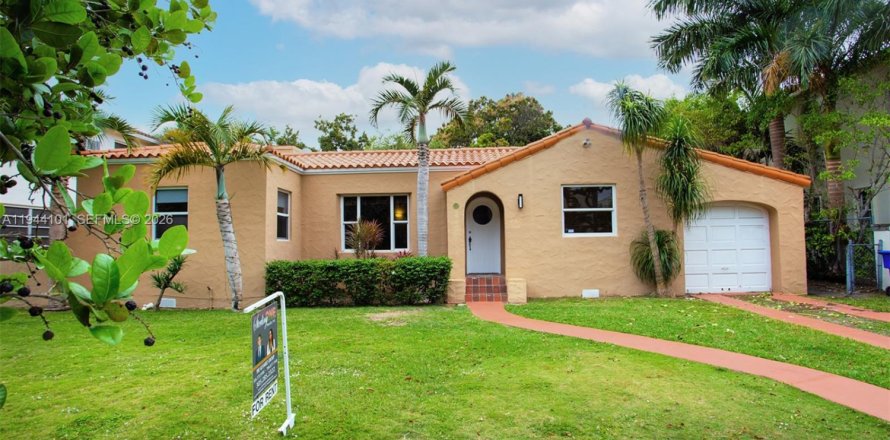 Casa en Miami, Florida 3 dormitorios, 107.4 m2 № 2000883