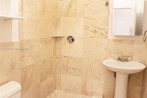 Casa en venta en Miami, Florida, 3 dormitorios, 107.4 m2 № 2000883 - foto 15