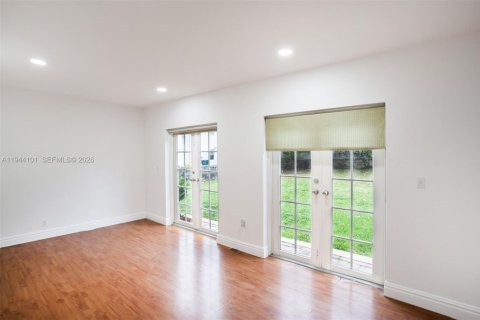 Casa en venta en Miami, Florida, 3 dormitorios, 107.4 m2 № 2000883 - foto 6