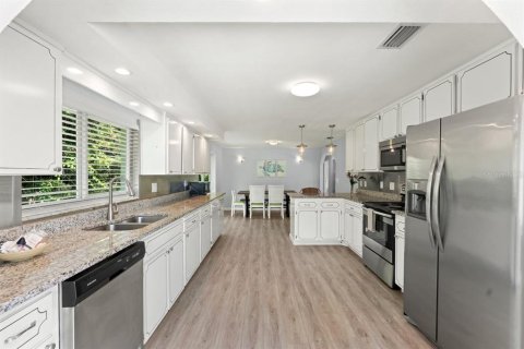 Hôtel, hôtellerie à vendre à New Smyrna Beach, Floride: 633.87 m2 № 2238463 - photo 18