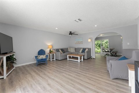 Hôtel, hôtellerie à vendre à New Smyrna Beach, Floride: 633.87 m2 № 2238463 - photo 16