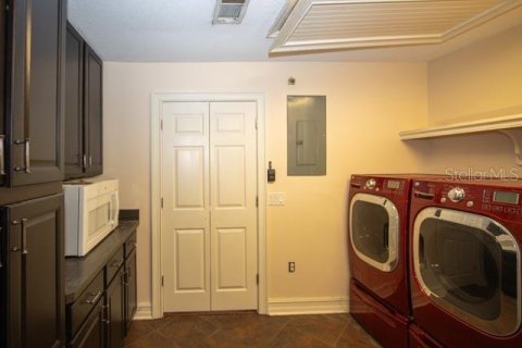 House in Leesburg, Florida 3 bedrooms, 208.47 sq.m. № 1902006 - photo 24