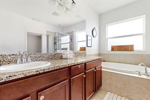 House in Gibsonton, Florida 4 bedrooms, 241.73 sq.m. № 1765575 - photo 24