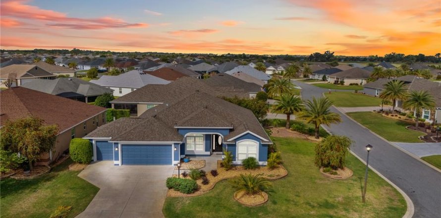 Villa ou maison à The Villages, Floride 3 chambres, 178.93 m2 № 2149788