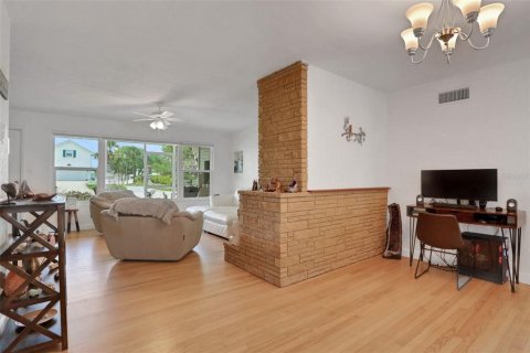 Купить виллу или дом в Дейтона-Бич, Флорида 6 комнат, 125.51м2, № 1591720 - фото 12