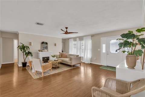 Villa ou maison à louer à Sarasota, Floride: 3 chambres, 160.35 m2 № 917930 - photo 4