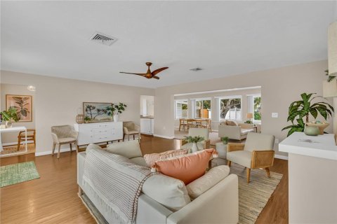 Villa ou maison à louer à Sarasota, Floride: 3 chambres, 160.35 m2 № 917930 - photo 6