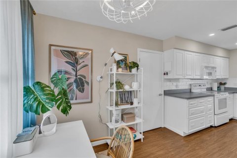 Villa ou maison à louer à Sarasota, Floride: 3 chambres, 160.35 m2 № 917930 - photo 17