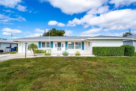 Villa ou maison à louer à Sarasota, Floride: 3 chambres, 160.35 m2 № 917930 - photo 1