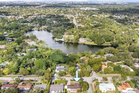 Casa en alquiler en South Miami, Florida, 4 dormitorios, 159.79 m2 № 1977352 - foto 20