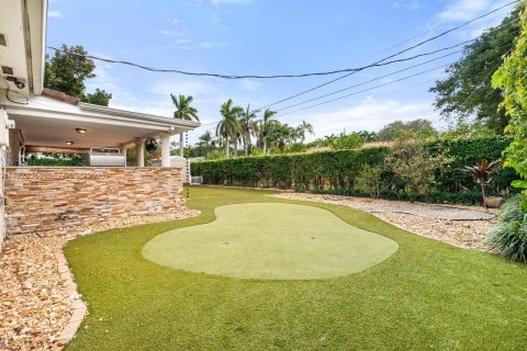 Casa en alquiler en South Miami, Florida, 4 dormitorios, 159.79 m2 № 1977352 - foto 17