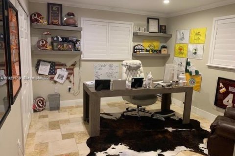 Villa ou maison à louer à South Miami, Floride: 4 chambres, 159.79 m2 № 1977352 - photo 8